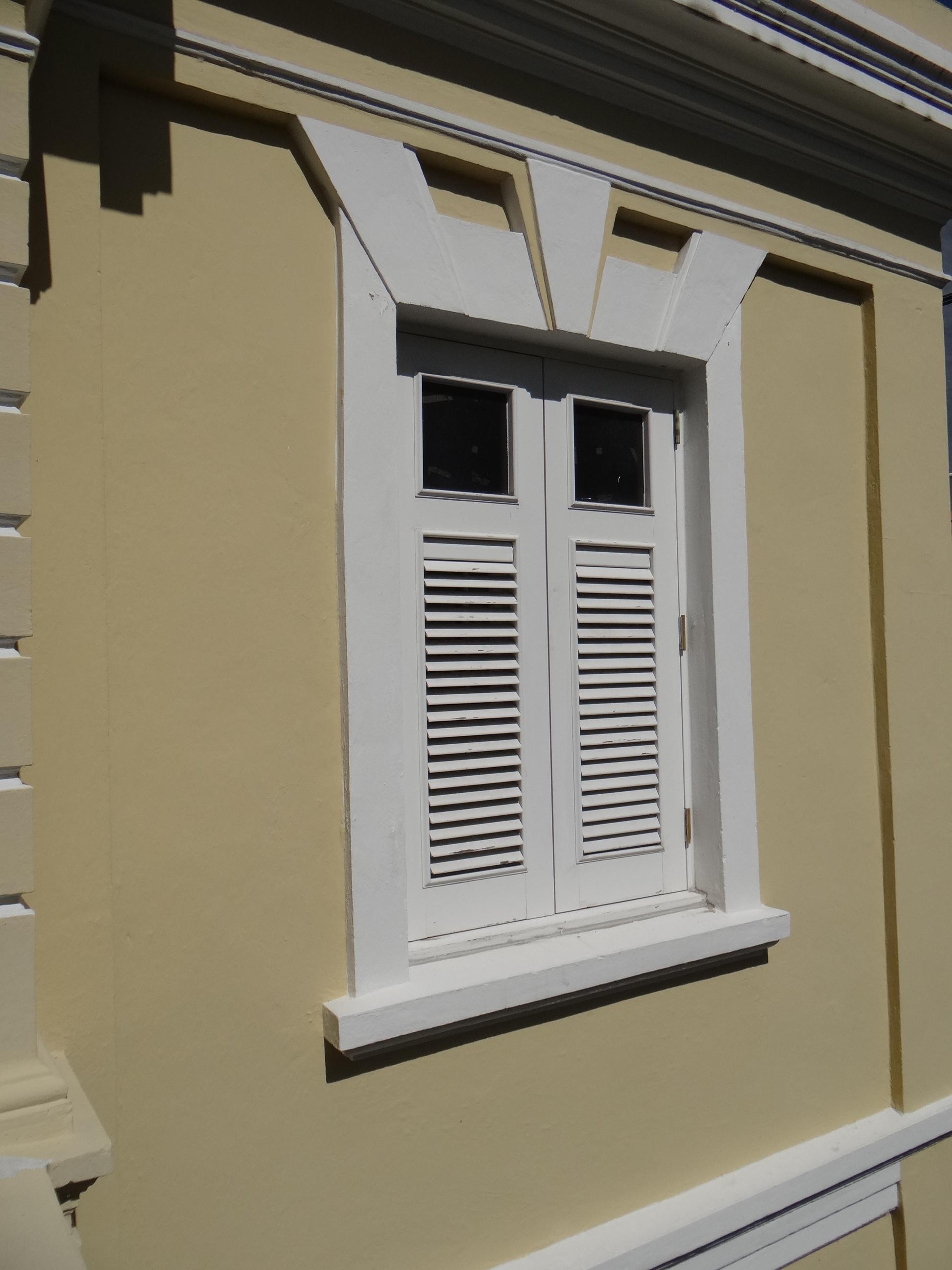 Casa La Giralda - Avenida Miramar, esquina calle Marti 651 - San Juan (Miramar) - 2014 00047